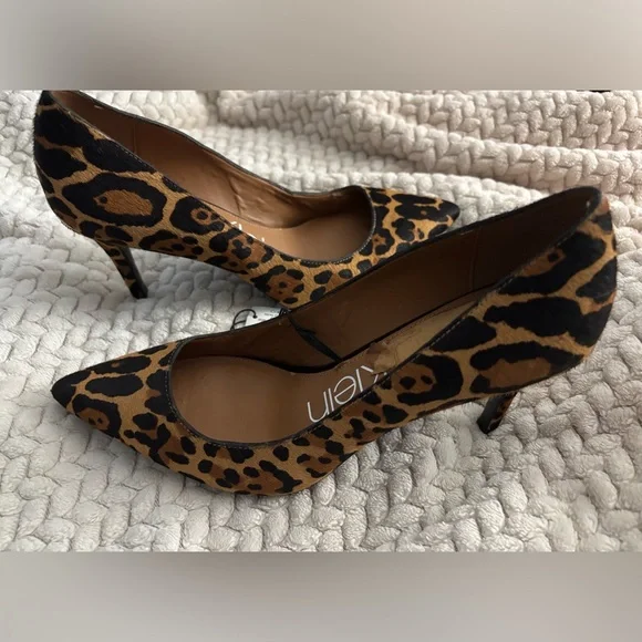 NWT size 7 Calvin Klein Brown and Black Leopard Print Stiletto Heels - Picture 3 of 7